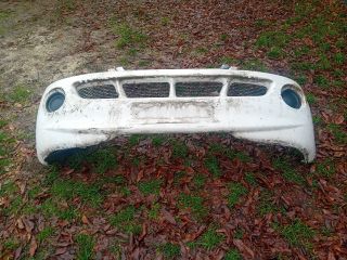 bontott HYUNDAI H-1 Első Lökhárító (Részeivel)