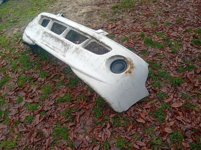 bontott HYUNDAI H-1 Első Lökhárító (Részeivel)