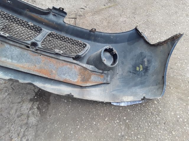 bontott HYUNDAI H-1 Első Lökhárító (Részeivel)