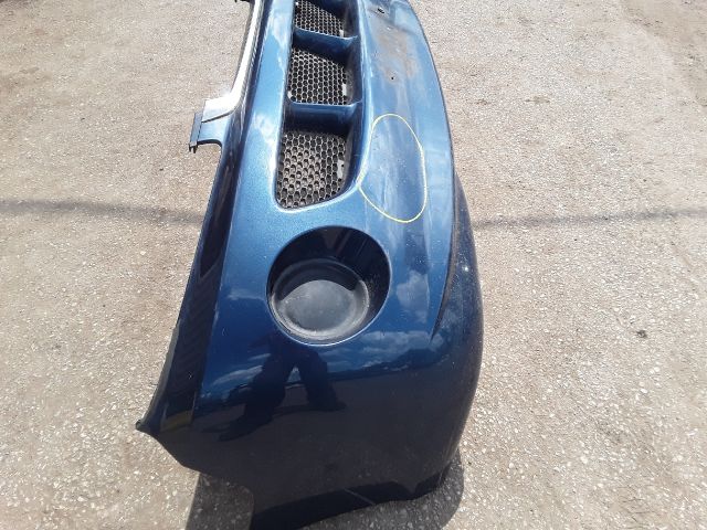 bontott HYUNDAI H-1 Első Lökhárító (Részeivel)