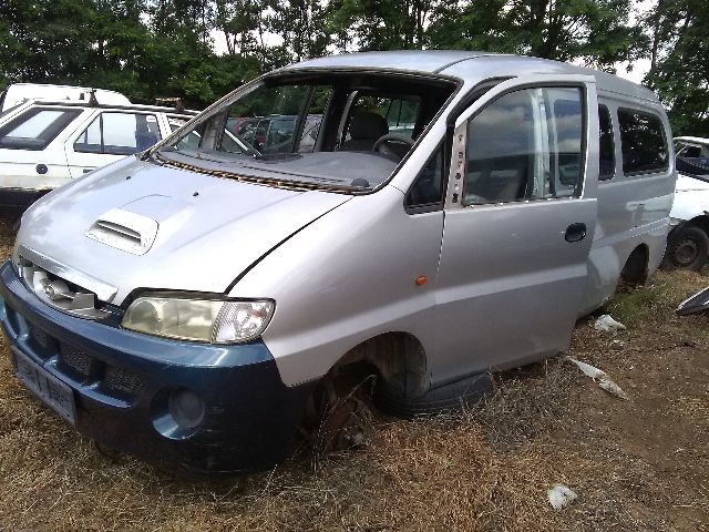 bontott HYUNDAI H-1 Első Lökhárító (Üresen)