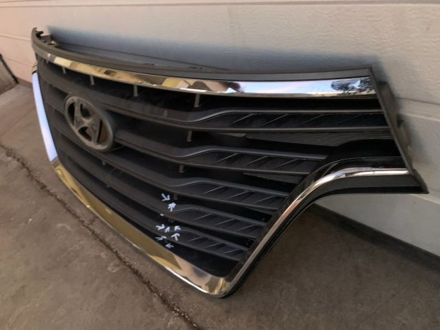 bontott HYUNDAI H-1 Hűtőrács