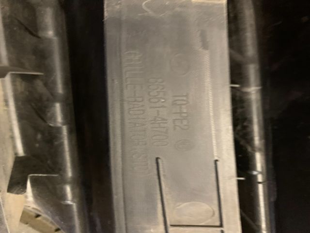 bontott HYUNDAI H-1 Hűtőrács