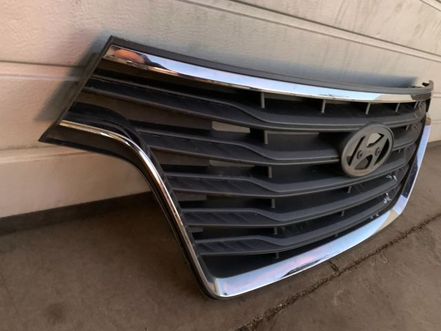 bontott HYUNDAI H-1 Hűtőrács