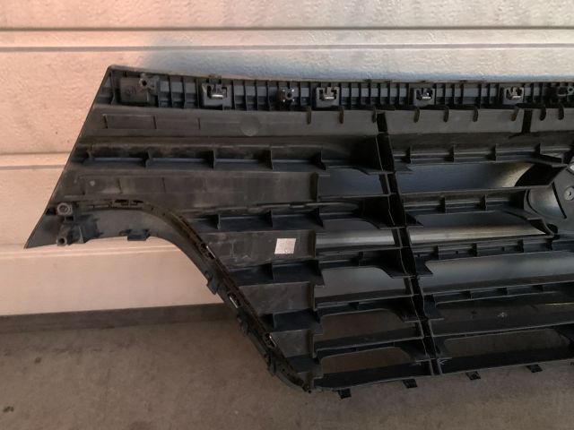 bontott HYUNDAI H-1 Hűtőrács