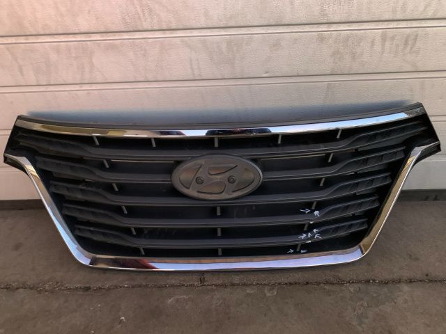 bontott HYUNDAI H-1 Hűtőrács