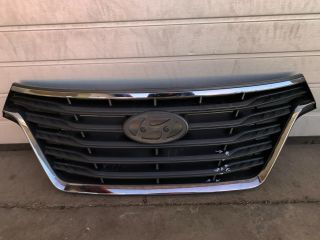 bontott HYUNDAI H-1 Hűtőrács