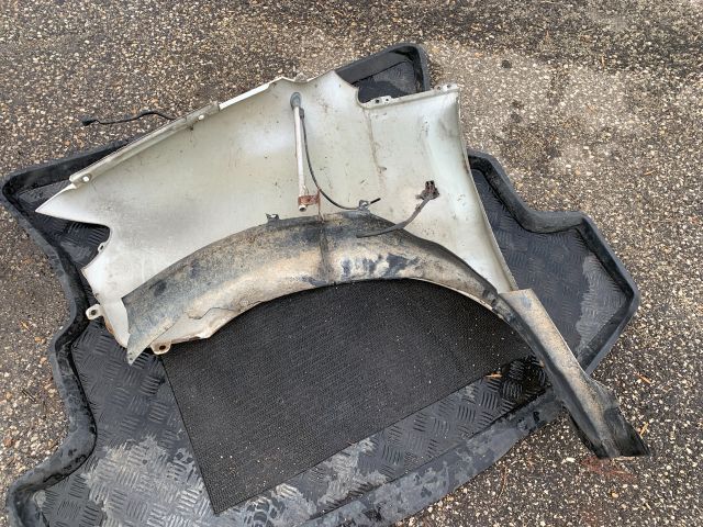 bontott HYUNDAI H-1 Jobb első Sárvédő