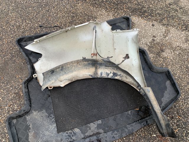 bontott HYUNDAI H-1 Jobb első Sárvédő