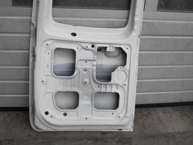 bontott HYUNDAI H-1 Jobb hátsó Ajtó (Üres lemez)