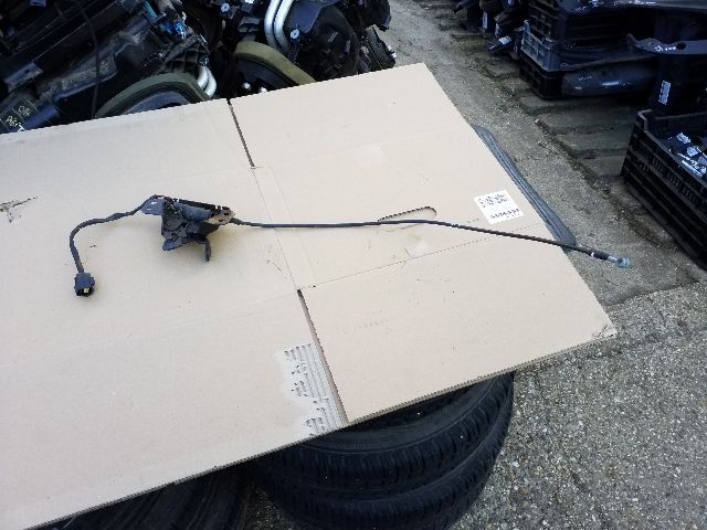 bontott HYUNDAI H-1 Motorháztető Zárszerkezet