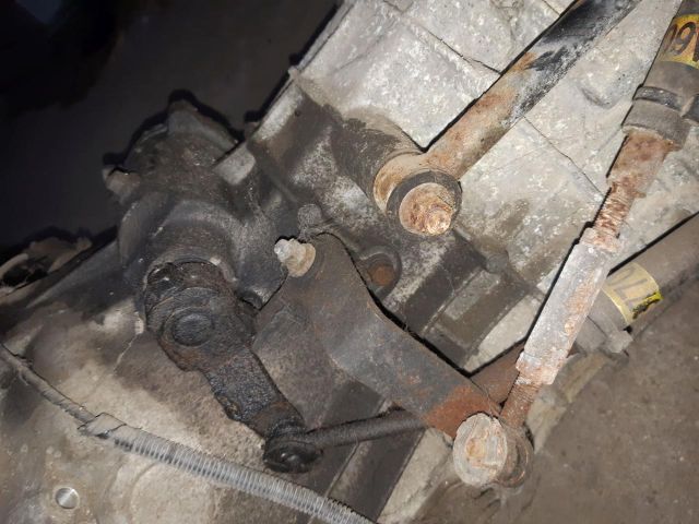 bontott HYUNDAI H-1 Váltó (Mechanikus)