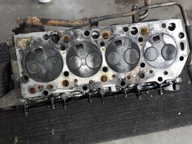 bontott HYUNDAI H200 Hengerfej