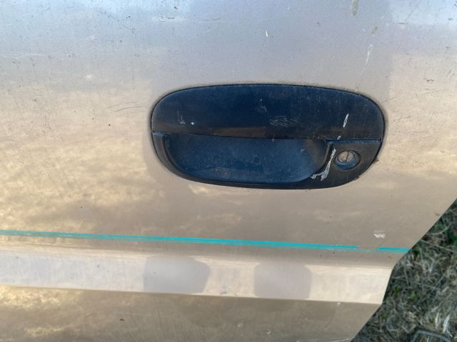 bontott HYUNDAI H200 Bal első Ajtó (Részeivel)