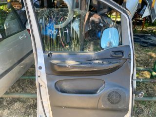 bontott HYUNDAI H200 Bal első Ajtó (Részeivel)