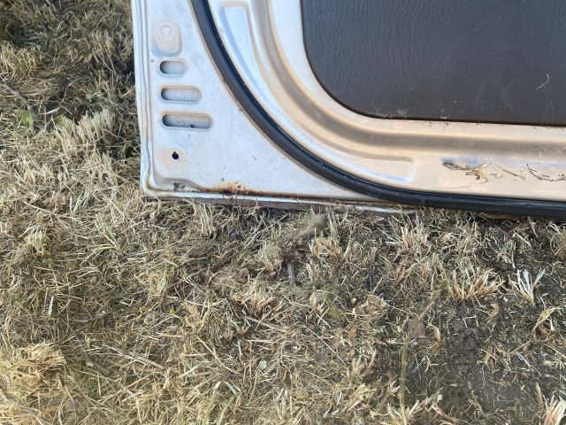 bontott HYUNDAI H200 Bal első Ajtó (Részeivel)