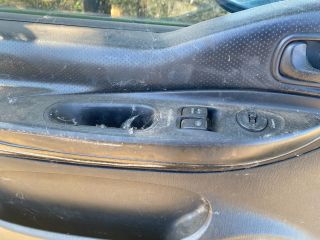 bontott HYUNDAI H200 Bal első Ajtó (Részeivel)