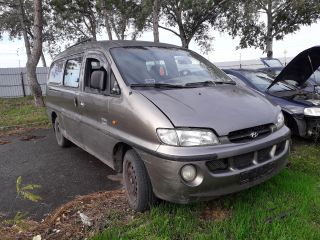 bontott HYUNDAI H200 Bal Fényszóró