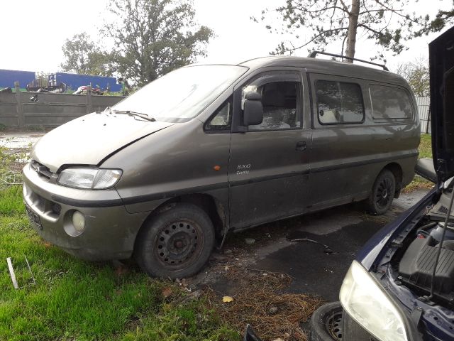 bontott HYUNDAI H200 Első Lökhárító (Üresen)