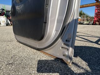 bontott HYUNDAI H200 Jobb első Ajtó (Részeivel)