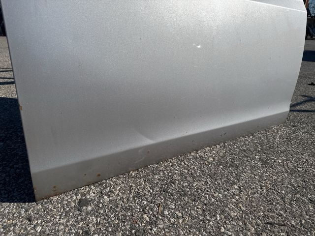 bontott HYUNDAI H200 Jobb első Ajtó (Részeivel)