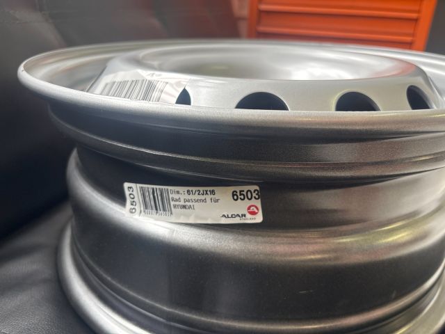 bontott HYUNDAI H350 Acélfelni (1 db)