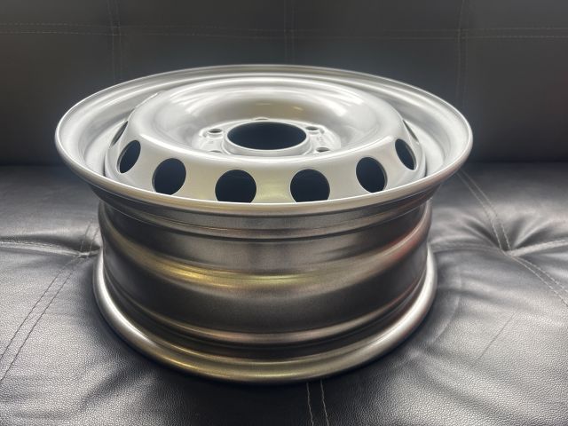 bontott HYUNDAI H350 Acélfelni (1 db)