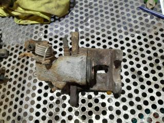 bontott HYUNDAI i10 Bal hátsó Féknyereg Munkahengerrel