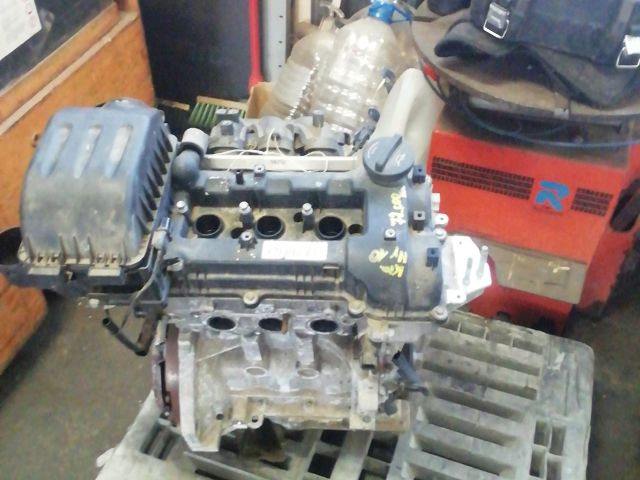 bontott HYUNDAI i10 Motor (Fűzött blokk hengerfejjel)