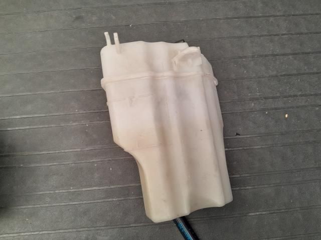 bontott HYUNDAI i10 Kiegyenlítő Tartály