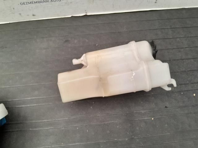 bontott HYUNDAI i10 Kiegyenlítő Tartály