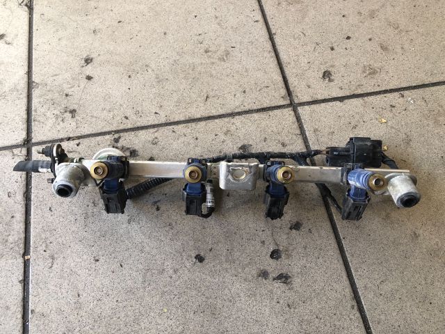 bontott HYUNDAI i10 Porlasztó Sor / Híd