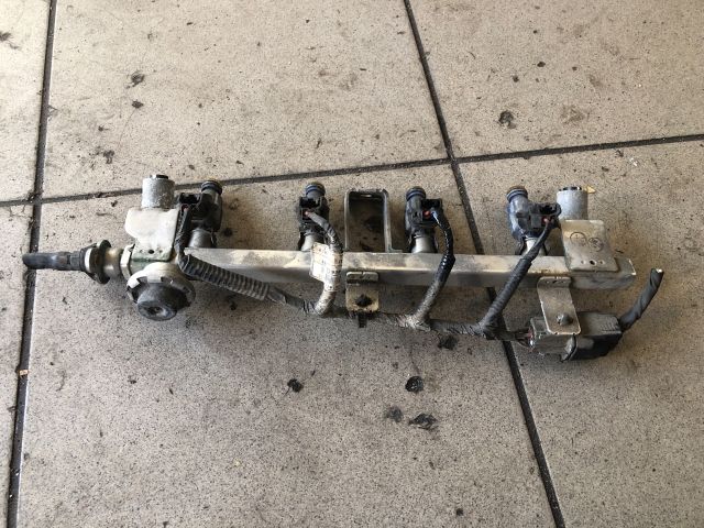 bontott HYUNDAI i10 Porlasztó Sor / Híd