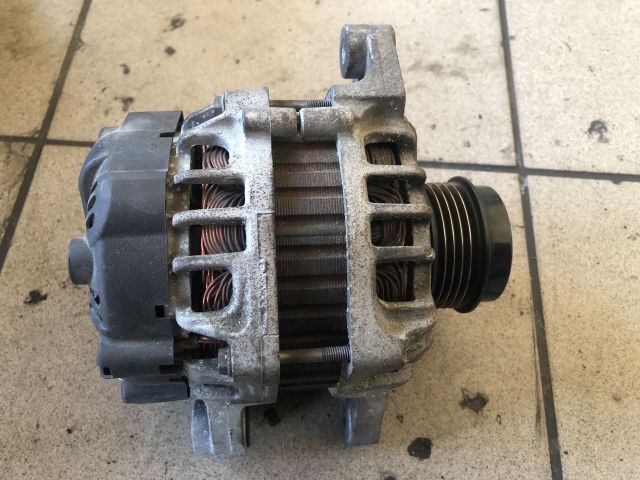 bontott HYUNDAI i10 Generátor