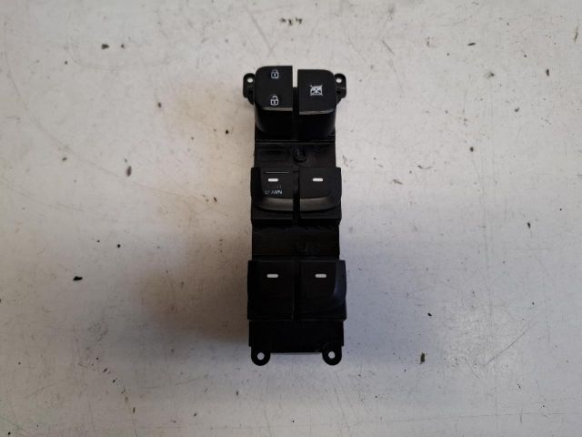 bontott HYUNDAI i10 Bal első Ablakemelő Kapcsoló