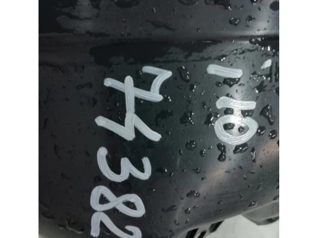 bontott HYUNDAI i10 Bal első Dobbetét (Kerékjárati, Műanyag)