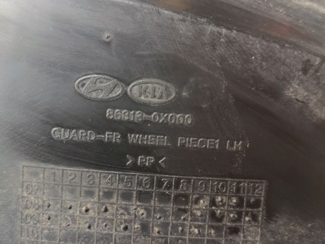 bontott HYUNDAI i10 Bal első Dobbetét (Kerékjárati, Műanyag)