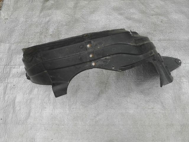 bontott HYUNDAI i10 Bal első Dobbetét (Kerékjárati, Műanyag)