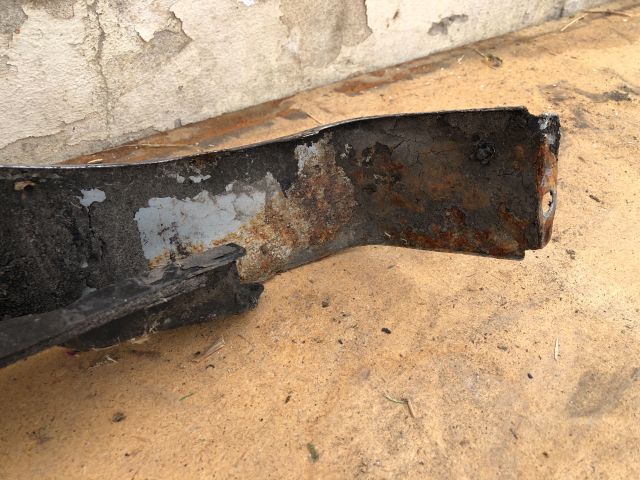 bontott HYUNDAI i10 Bal első Sárvédő