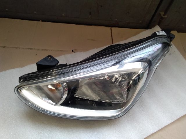 bontott HYUNDAI i10 Bal Fényszóró