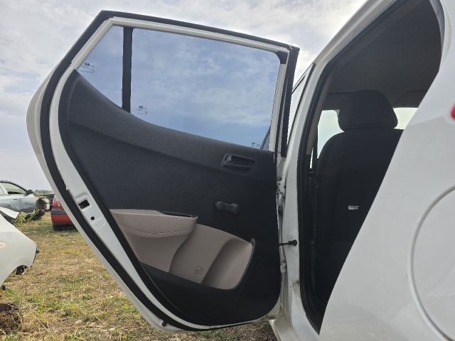 bontott HYUNDAI i10 Bal hátsó Ajtó (Üres lemez)