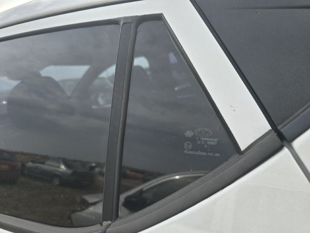 bontott HYUNDAI i10 Bal hátsó Fixüveg (Ajtóban)