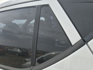 bontott HYUNDAI i10 Bal hátsó Fixüveg (Ajtóban)