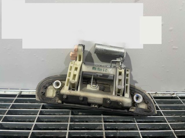 bontott HYUNDAI i10 Bal hátsó Külső Kilincs