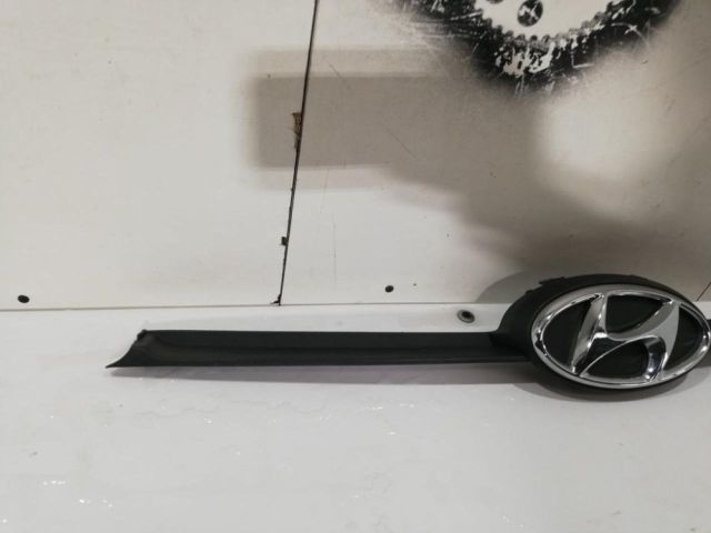 bontott HYUNDAI i10 Első Lökhárító Alsó Középső Díszrács