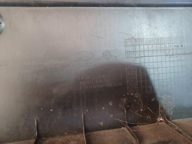 bontott HYUNDAI i10 Első Lökhárító Alsó Középső Díszrács