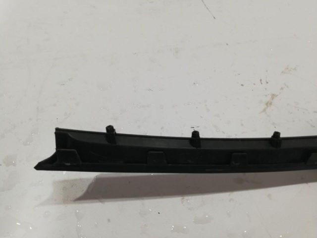 bontott HYUNDAI i10 Első Lökhárító Alsó Középső Díszrács