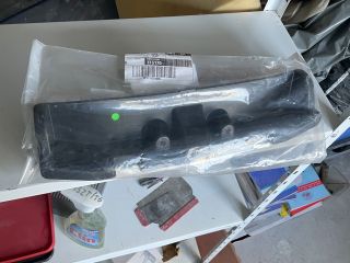 bontott HYUNDAI i10 Első Lökhárító Alsó Középső Díszrács