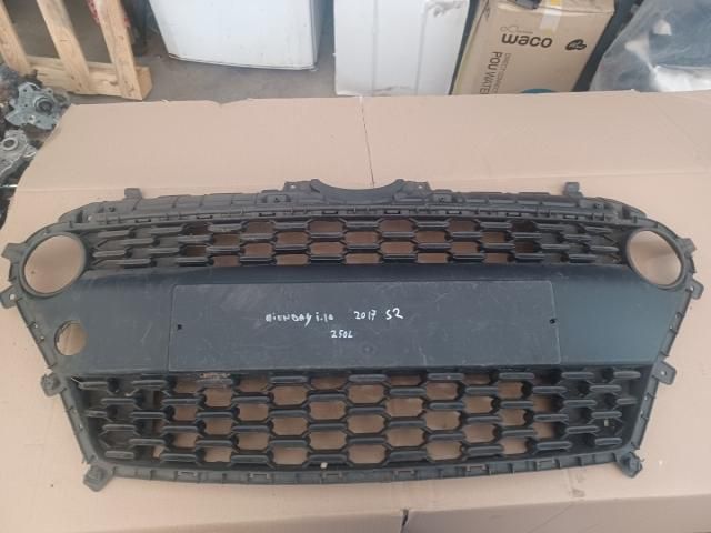 bontott HYUNDAI i10 Első Lökhárító Alsó Középső Díszrács