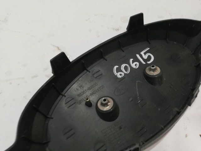 bontott HYUNDAI i10 Első Lökhárító Alsó Középső Díszrács